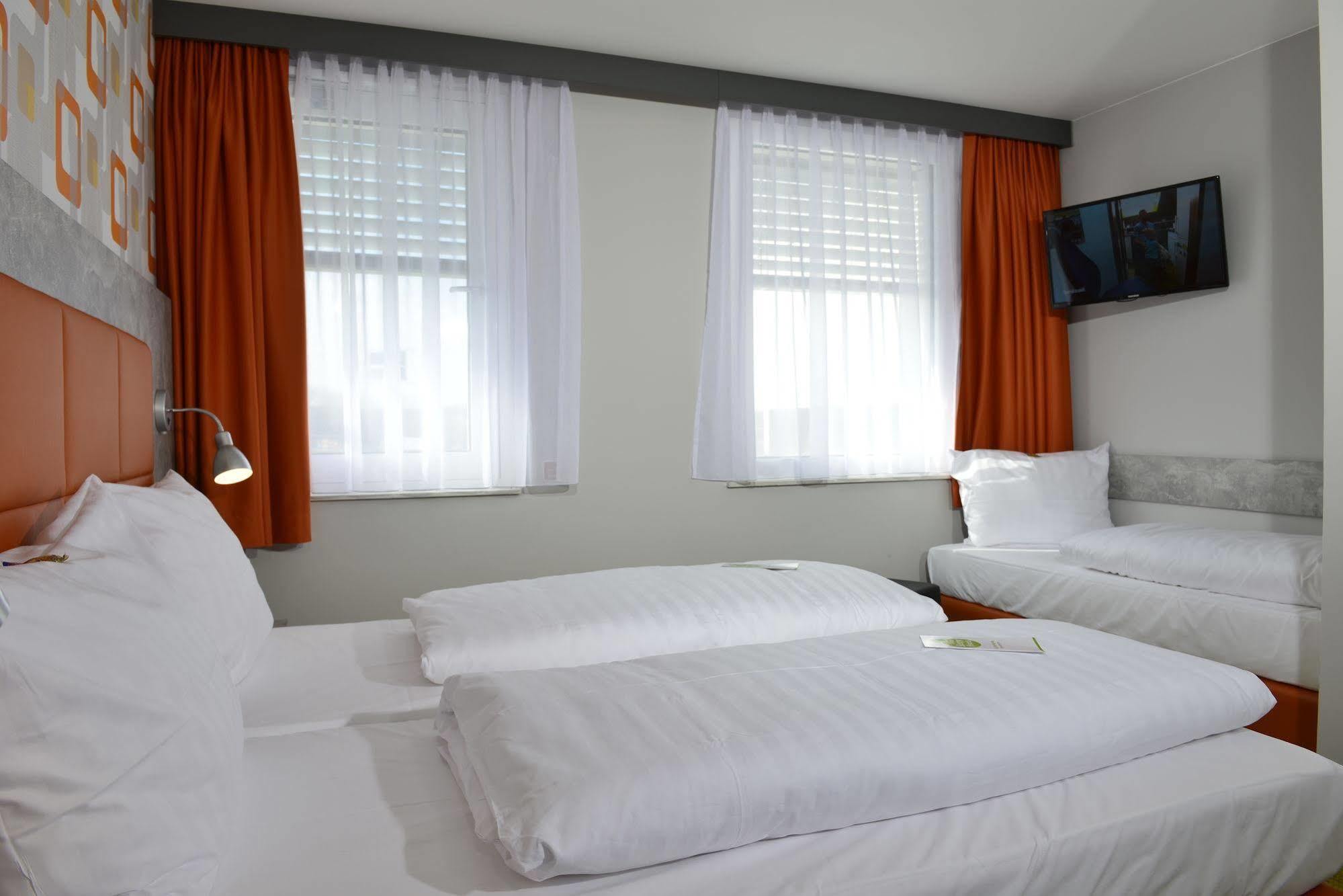Sleepysleepy Hotel Giessen Linden Kültér fotó